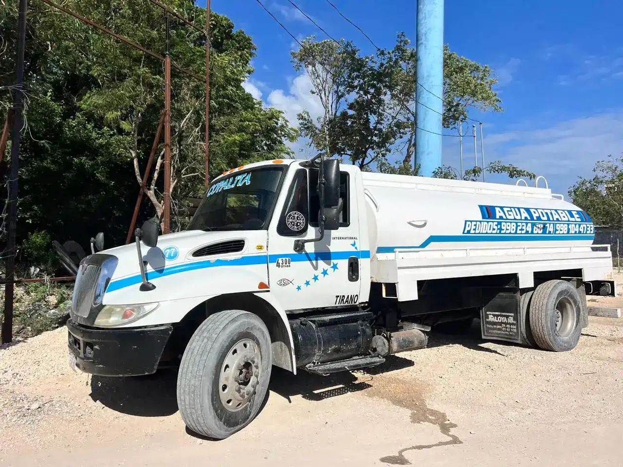 Pipa de agua potable Tirano