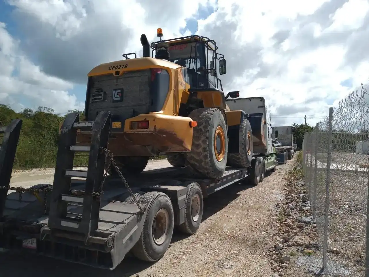 Maniobras especializadas con Lowboy Tirano