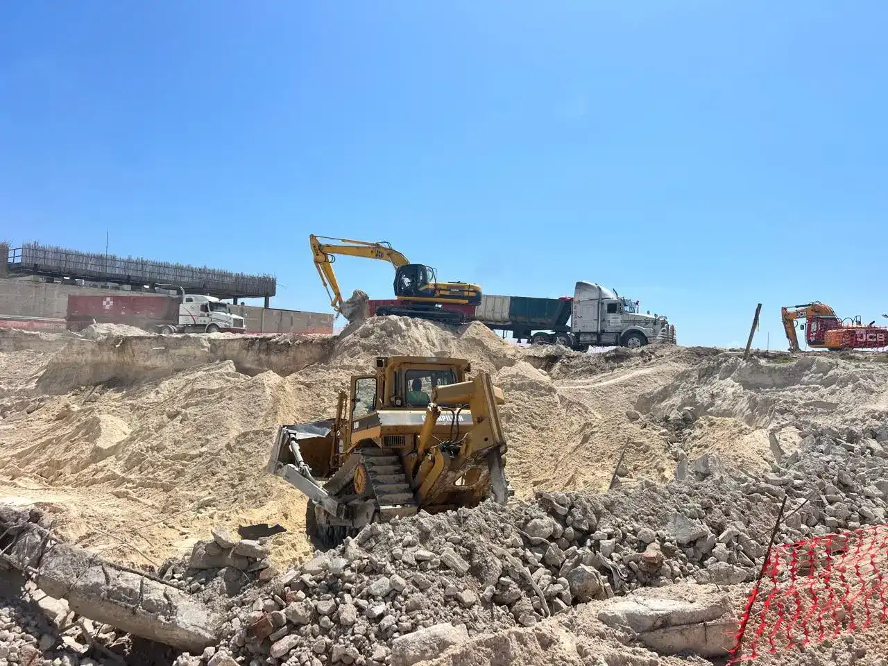 Operaciones de gran escala Tirano Acarreos