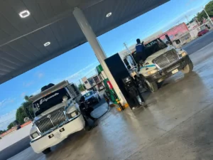 Pipas de agua potable en Cancún