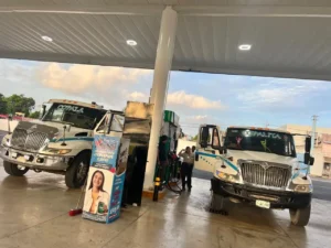 Pipas de agua potable en Cancún