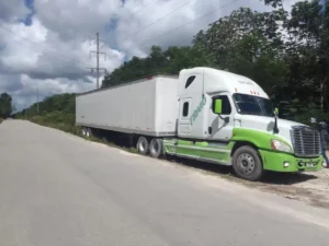 Camión de fletes económicos en Cancún
